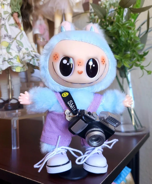 Dekorativna kawaii lutka sa fotoaparatom